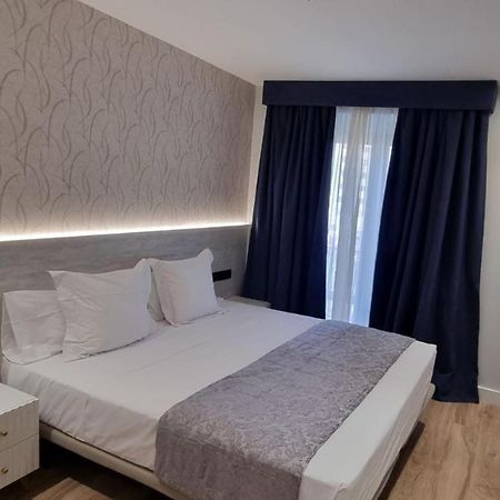 Ch La Petite Maison - Boutique - Madrid Buitenkant foto